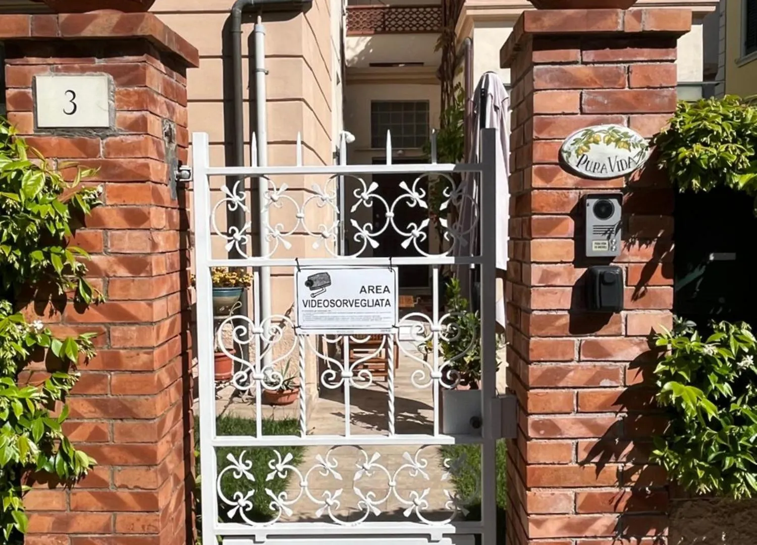 Pura Vida Bed & Breakfast Viareggio Italy